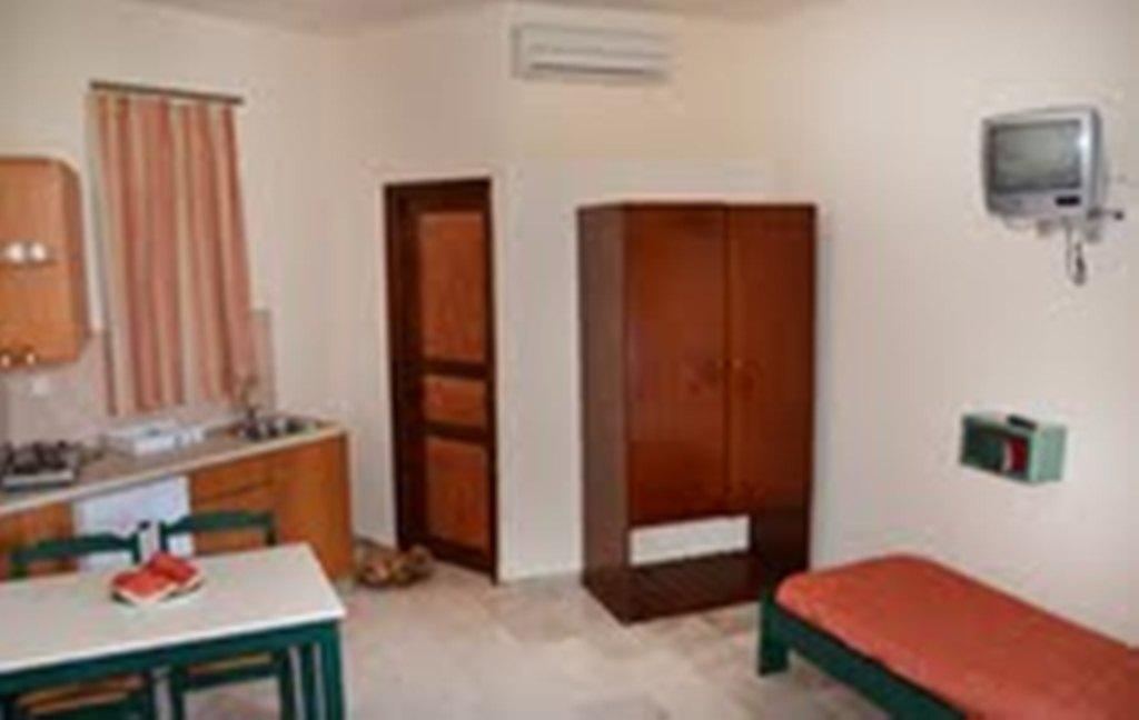 Flisvos Aparthotel Maleme Стая снимка